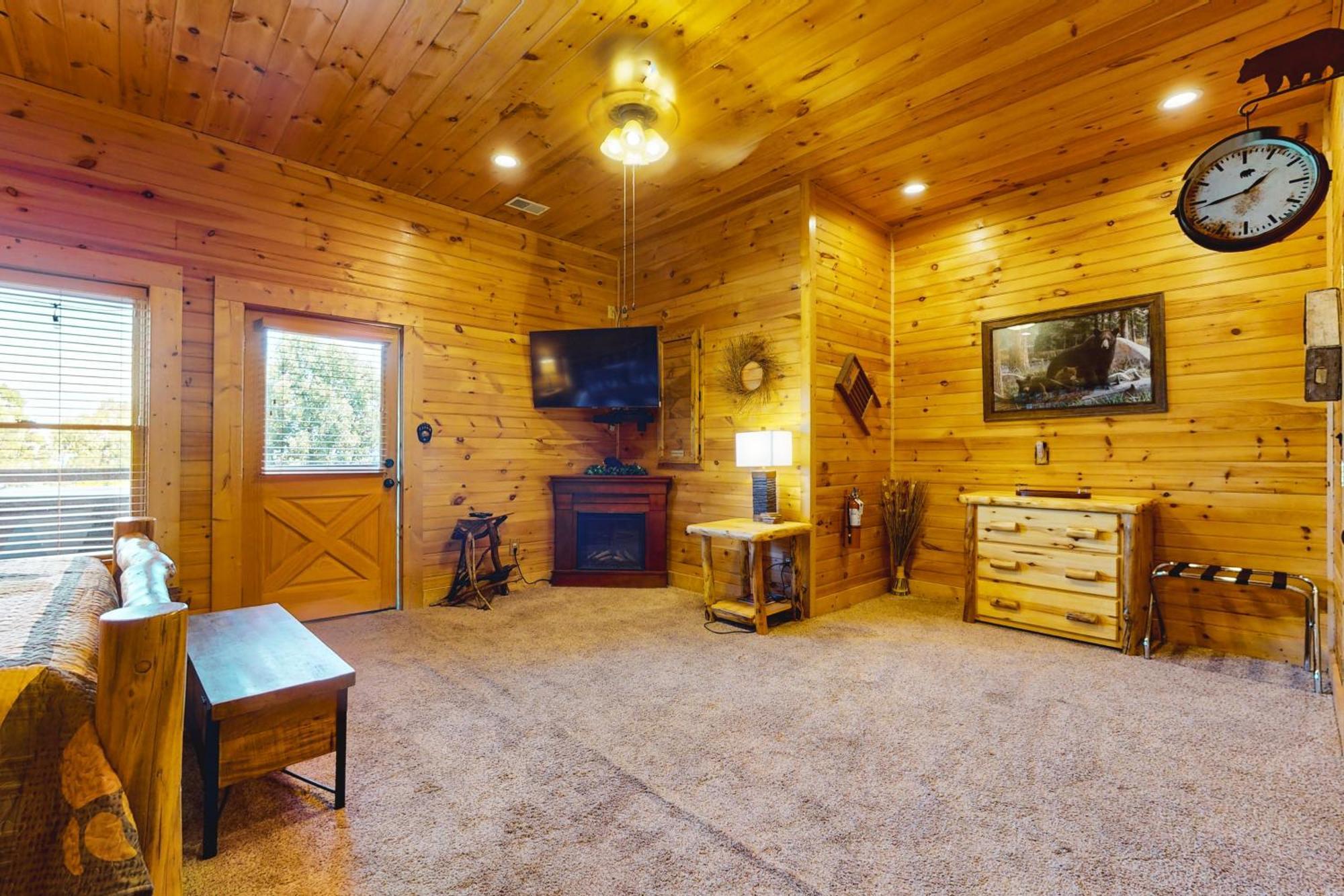 Little Black Bear Retreat Pigeon Forge