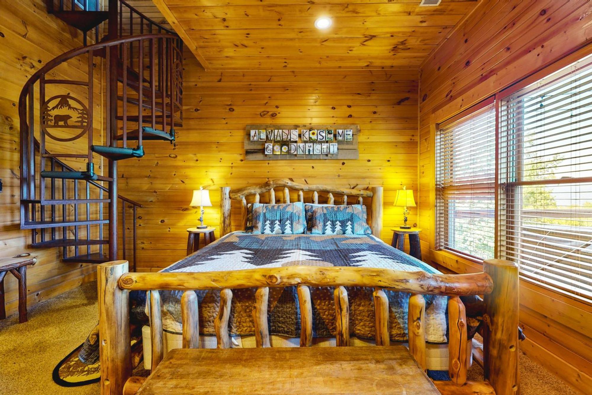 Little Black Bear Retreat Pigeon Forge